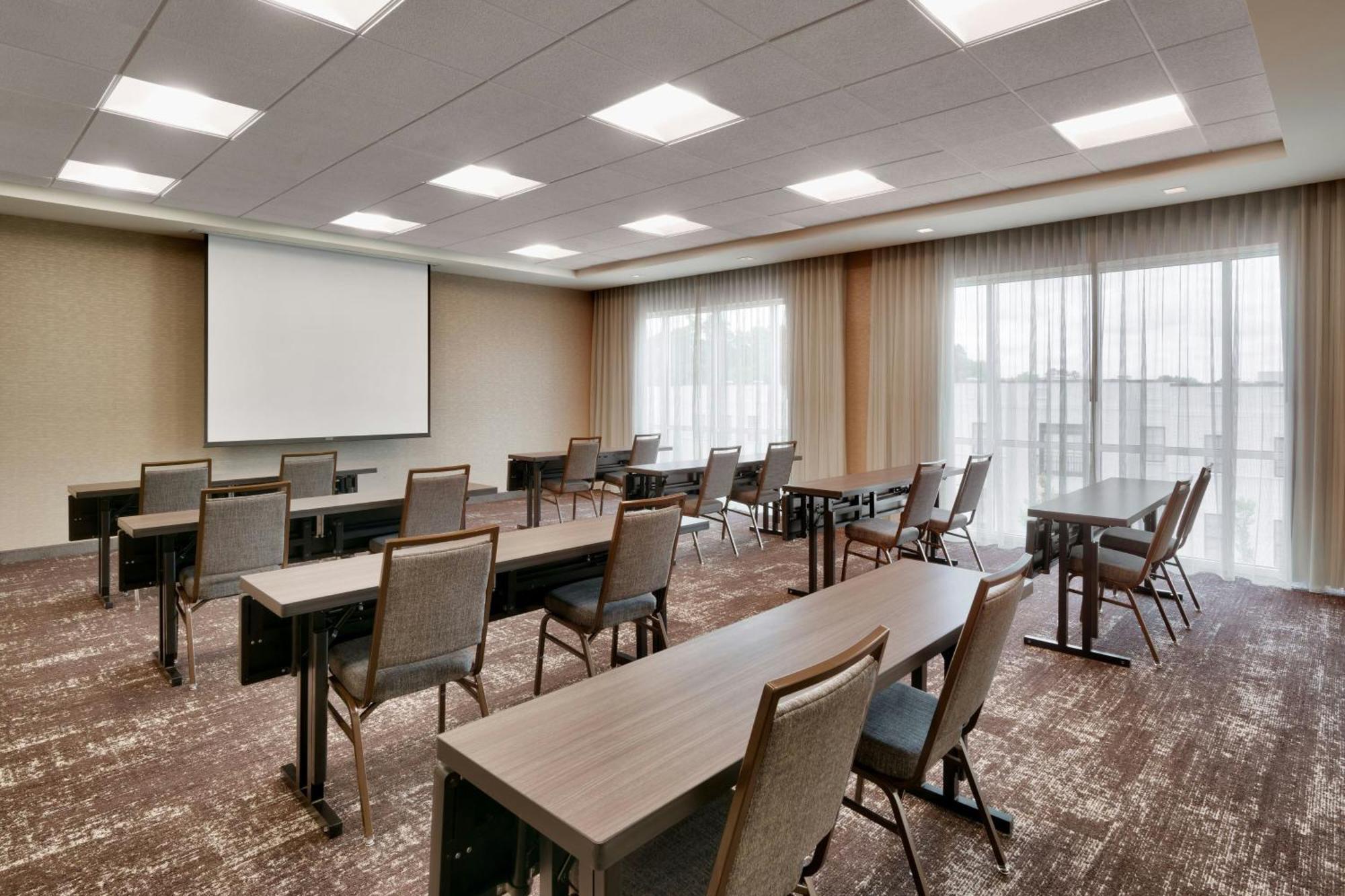 Courtyard By Marriott Atlanta Duluth Downtown 호텔 외부 사진
